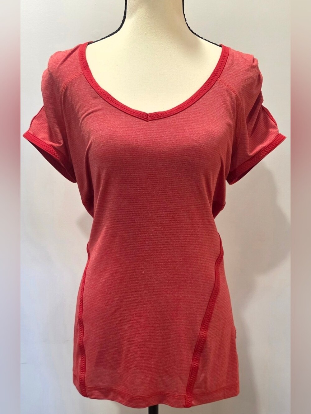 Lululemon Run Team Spirit Tech Short Sleeve • Currant Heathered Red • Size 10